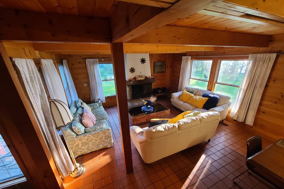 Lakefront Chalet in Montreal gallery image 3