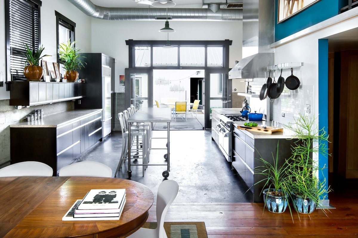 Modern Urban Oasis in Rino gallery image 2