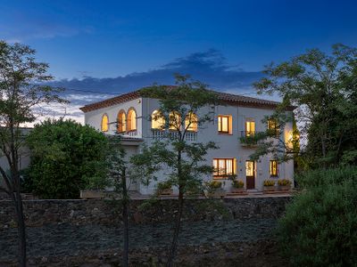 Can Cristus, casa con piscina en Monells