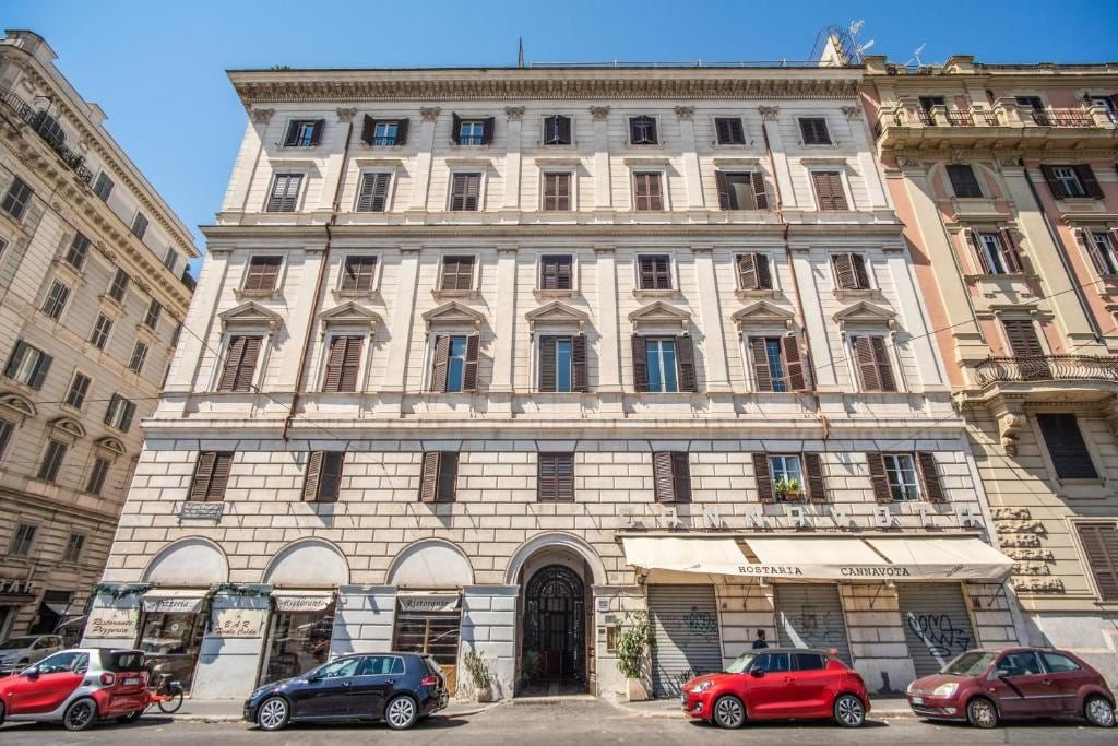 Appartamento in Piazza di San Giovanni in Laterano gallery image 4