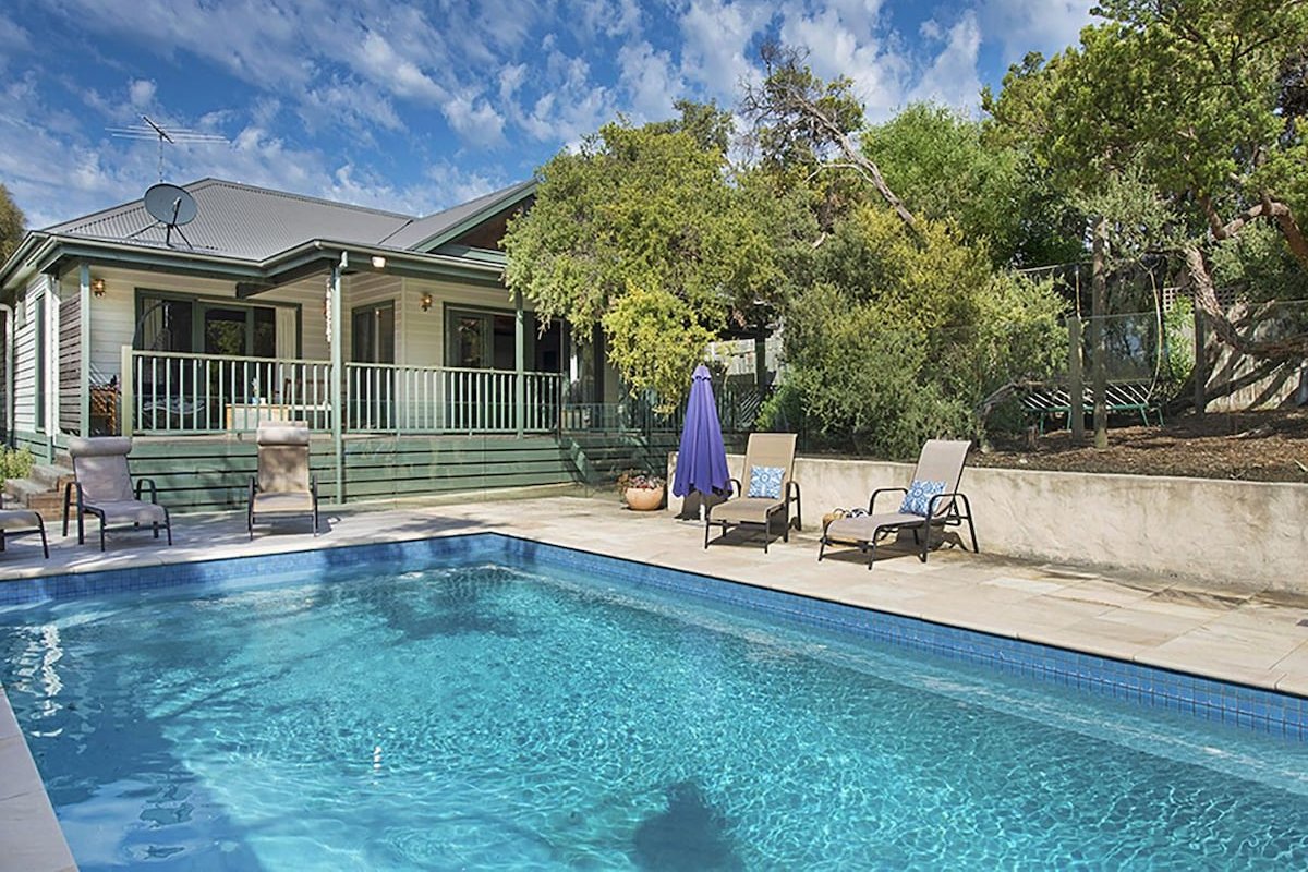 Poolside Sorrento – gallery image 3