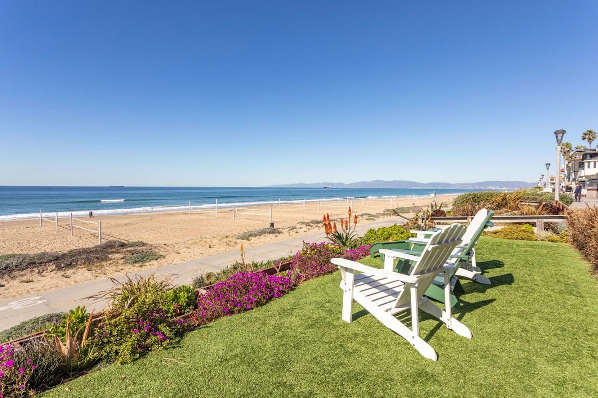 Large Oceanfront Home I Balcony & Parking gallery image 2