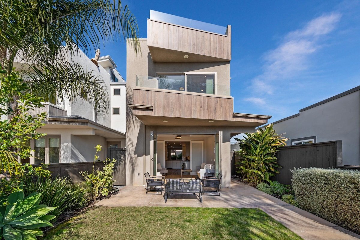 Perfect for Families | Upgraded Beach Home | AC gallery image 5