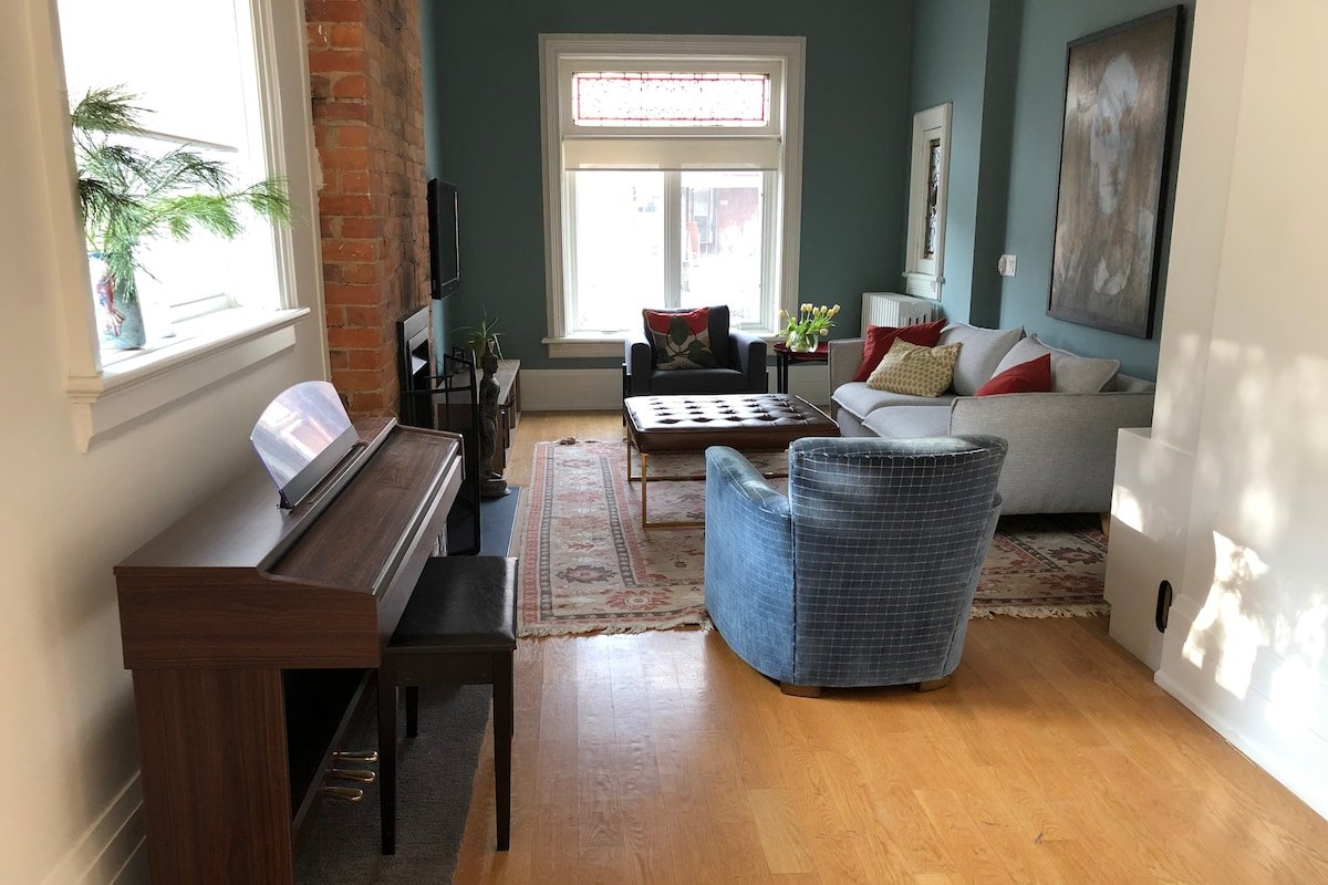 Modern Victorian Home in Little Italy gallery image 5