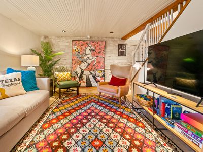 SoCo 2 blks | Big Home w Cabin | Pool & BBQ | FUN!