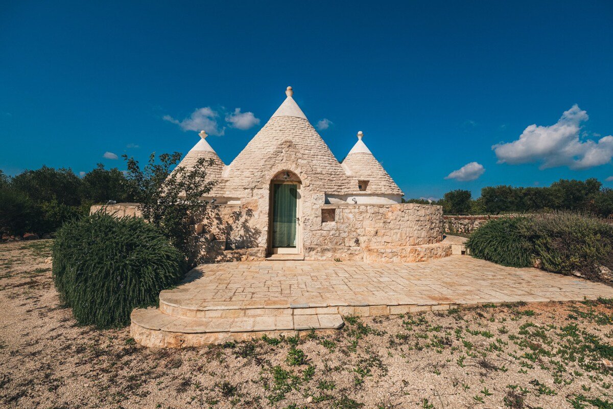 Trulli Tra Pietre Charming Trulli with Private gallery image 3