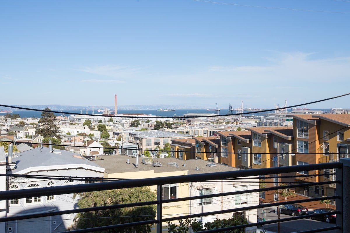 Luxe Start Up Loft •Bay Views• Prime Dogpatch gallery image 4