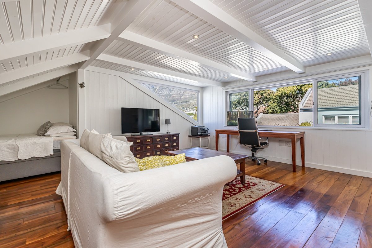 Woodside Villa gallery image 4