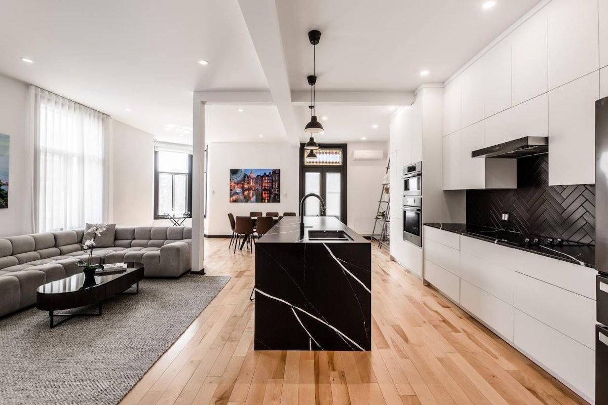 Upscale 3-bedroom in Trendy Plateau Mont-Royal gallery image 2