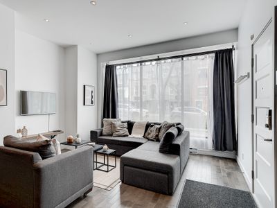 Sunny appartement plateau mont-royal parking 15$