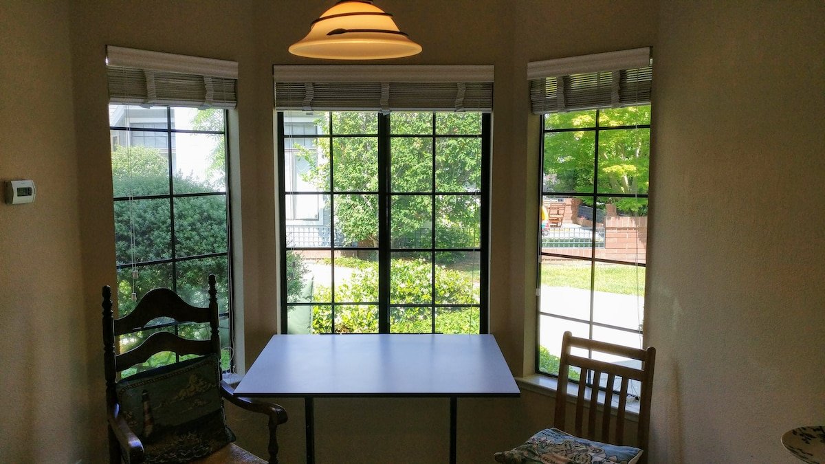 Close to Mountain View Caltrain and Google gallery image 4