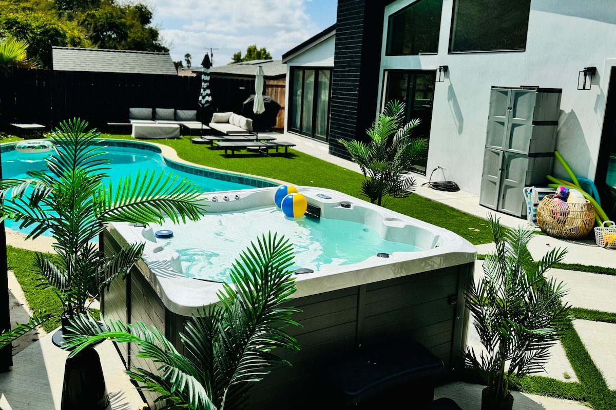 4 BR 3 BA |Hot Tub Pool| Parking| World Cup 2+ Hrs gallery image 3