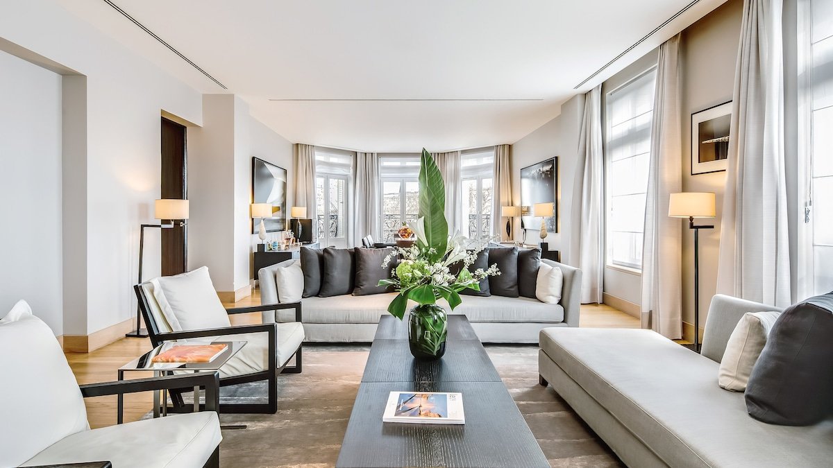 2 Bedroom Eiffel Apartment