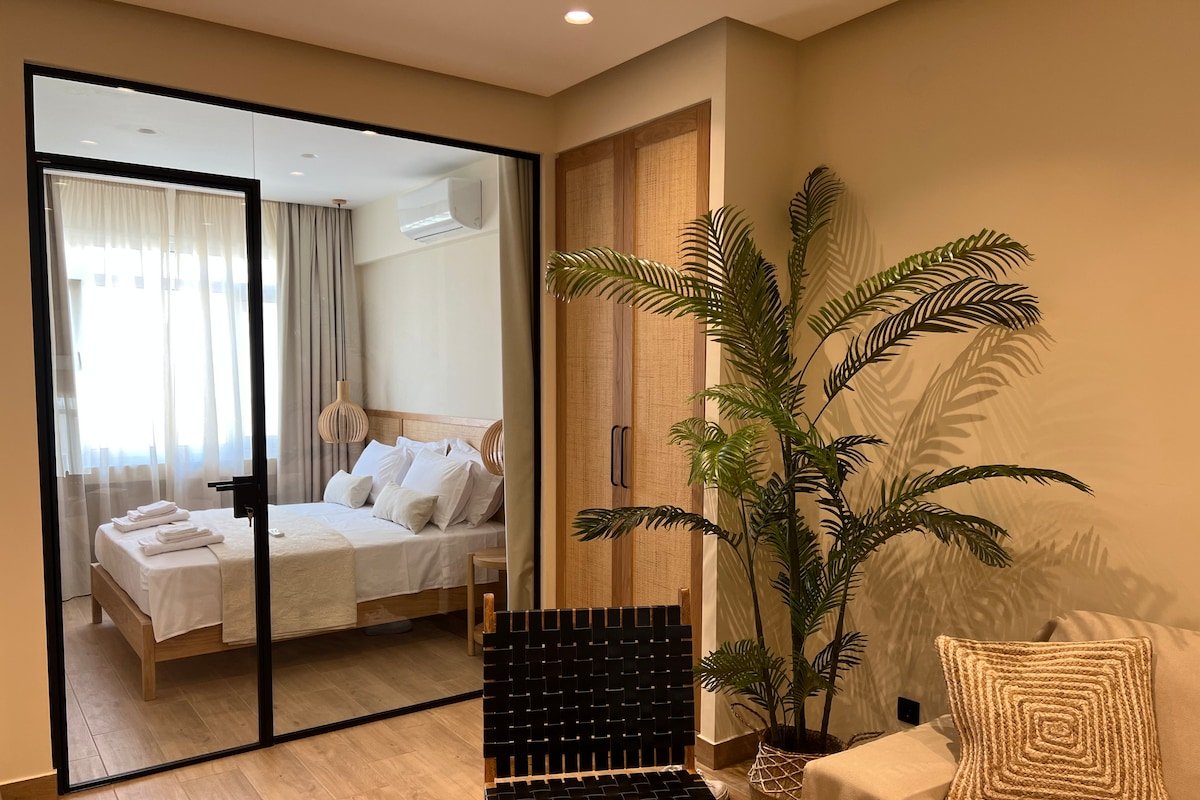 CALMA apartment next to Aristotelous square gallery image 5