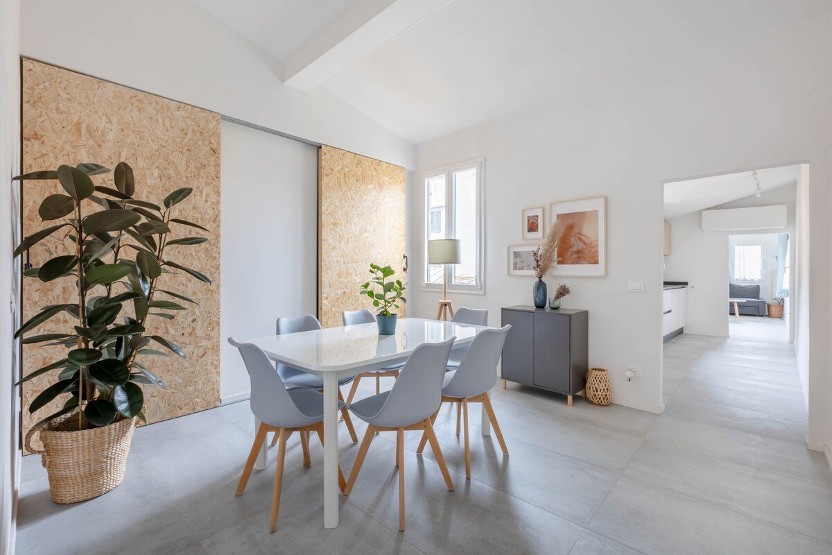 Specious & Renovated + Balcony – Great For Family gallery image 4