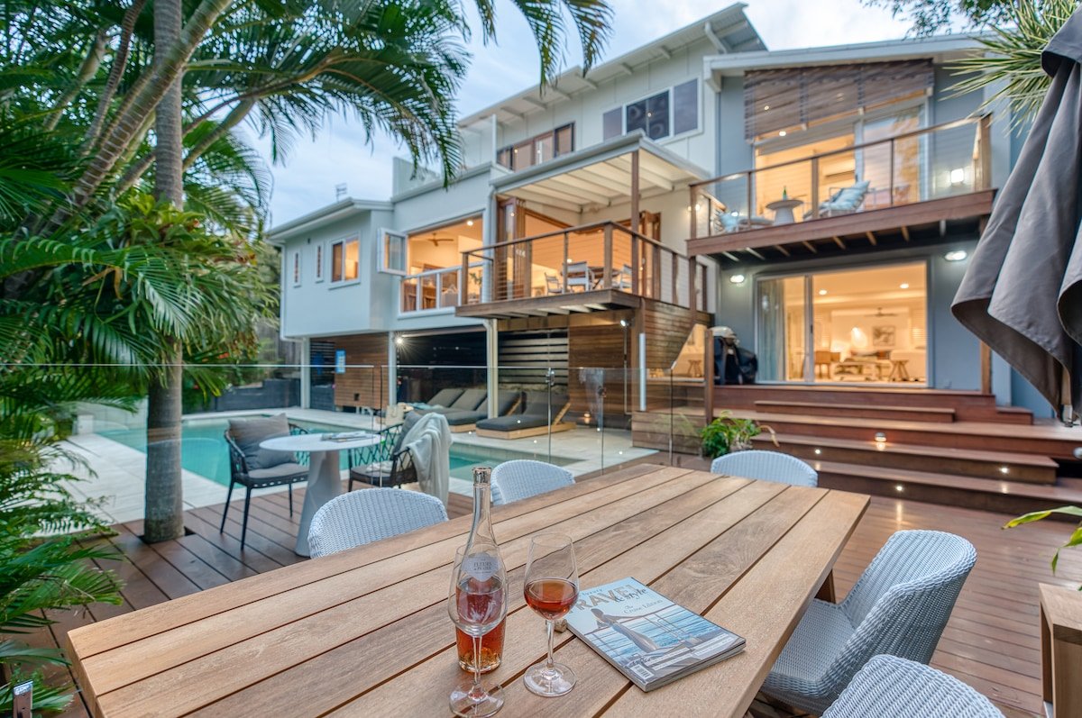 Coast Along – Heated Pool, Walk to Beach & Cafe gallery image 2