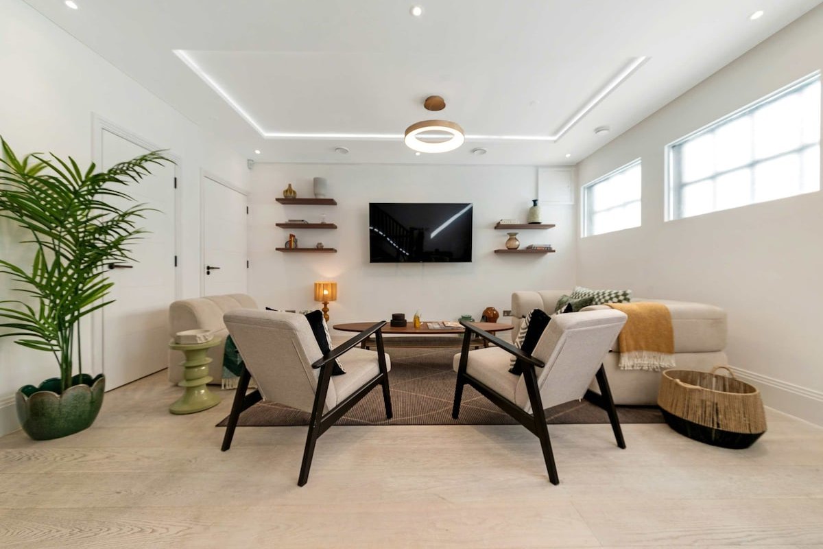 Knightsbridge Mews (KM120) gallery image 2