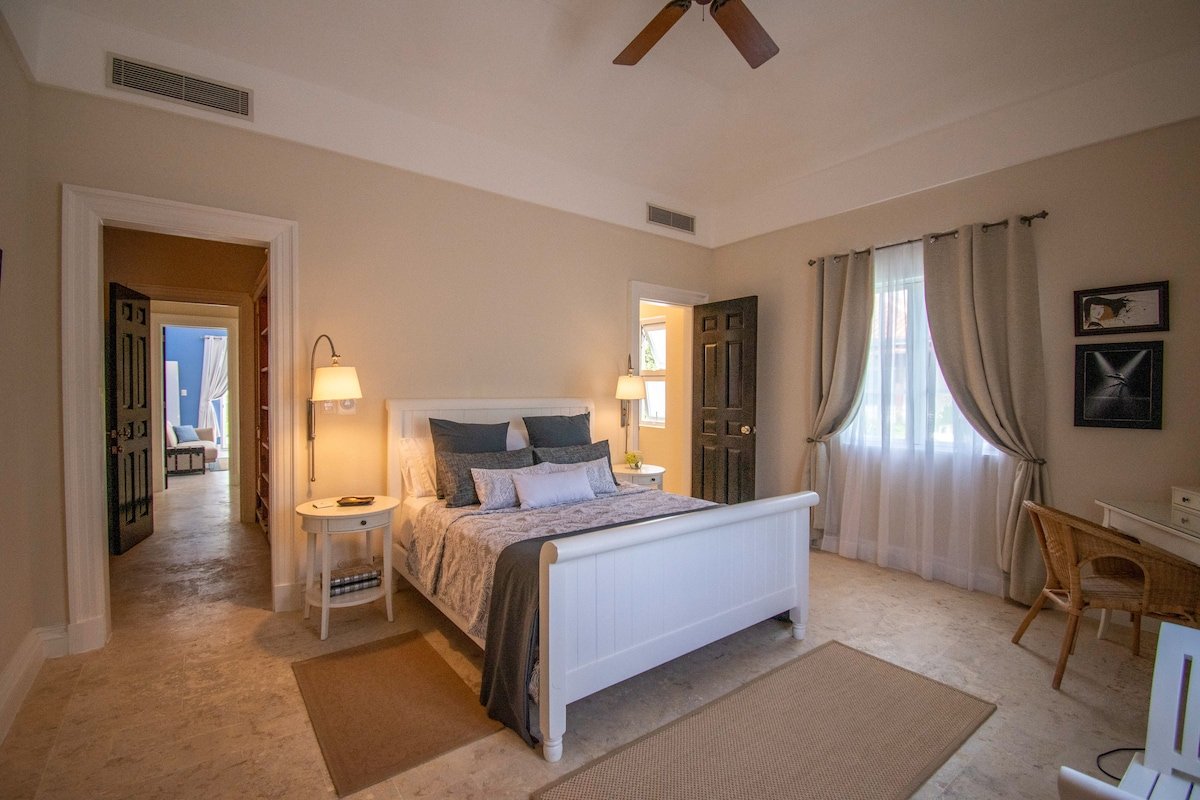 Tortuga C35 gallery image 3