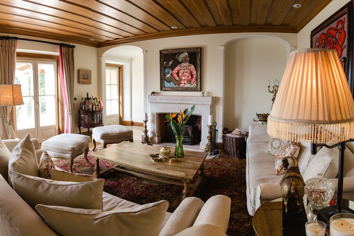 Cozy Christmas Villa, fireplace, pool in nature