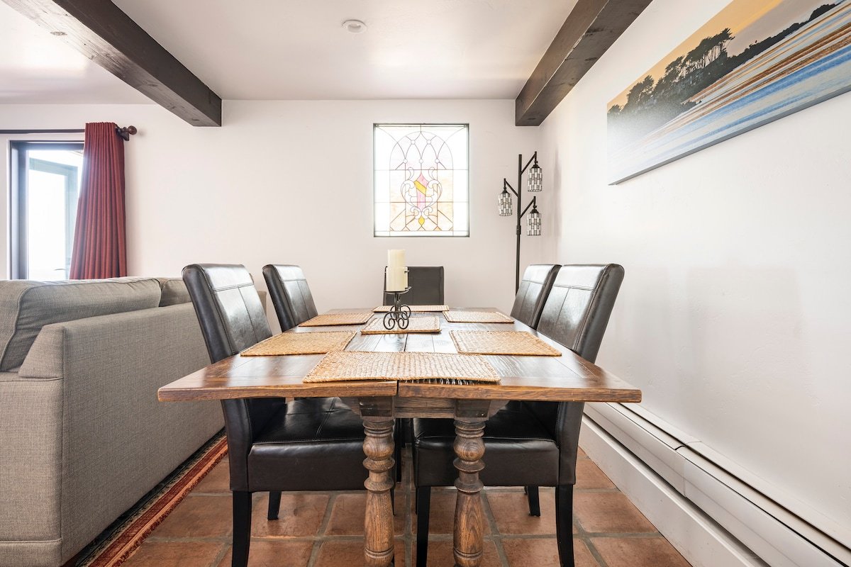 Spectacular Award Winning Ocean Front 2 Bed 2 Bath gallery image 5