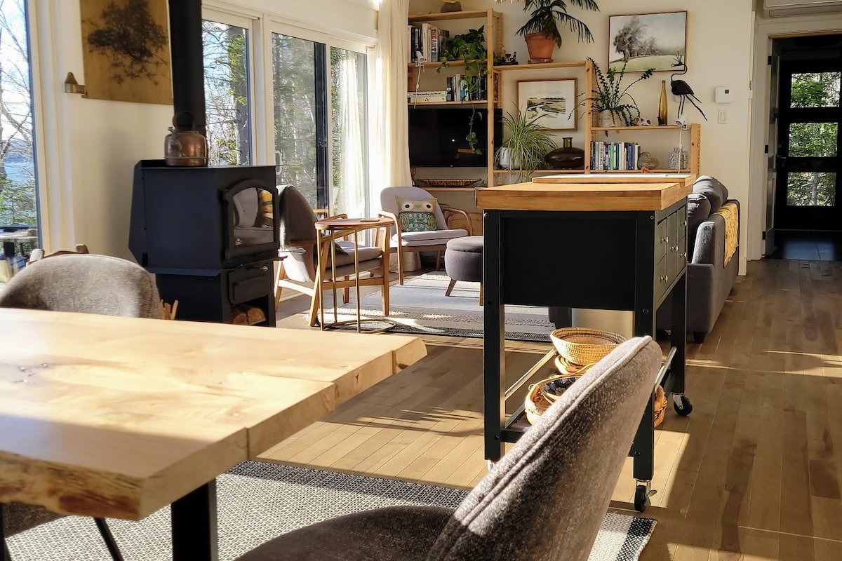 Coastal Modern Cabin gallery image 4