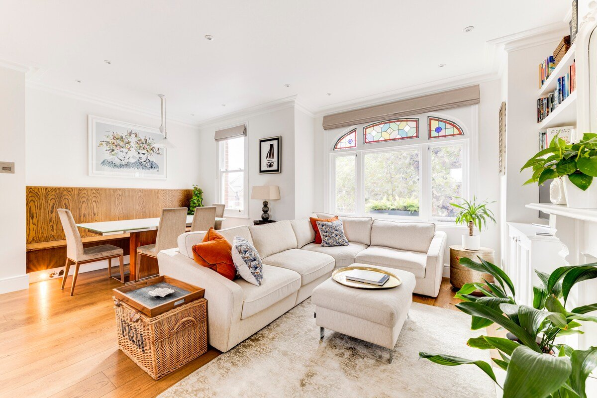 Immaculate Victorian Home – Stylish London Stay gallery image 3