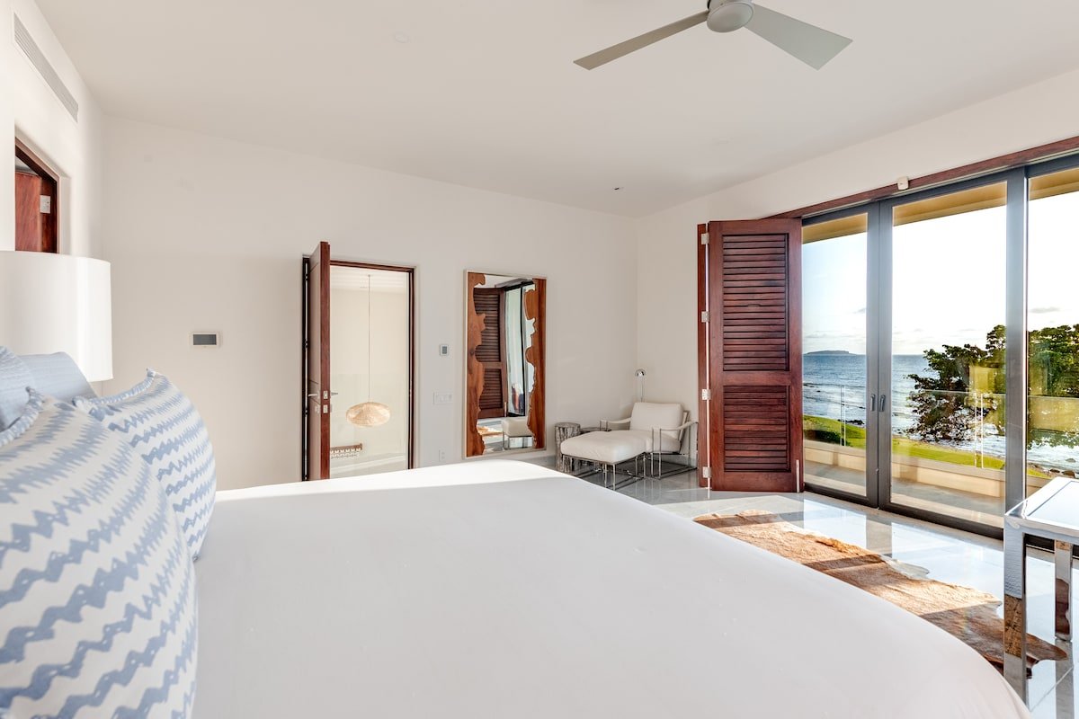 Luxury Oceanfront Retreat w/ Pools, Jacuzzi & Chef gallery image 2