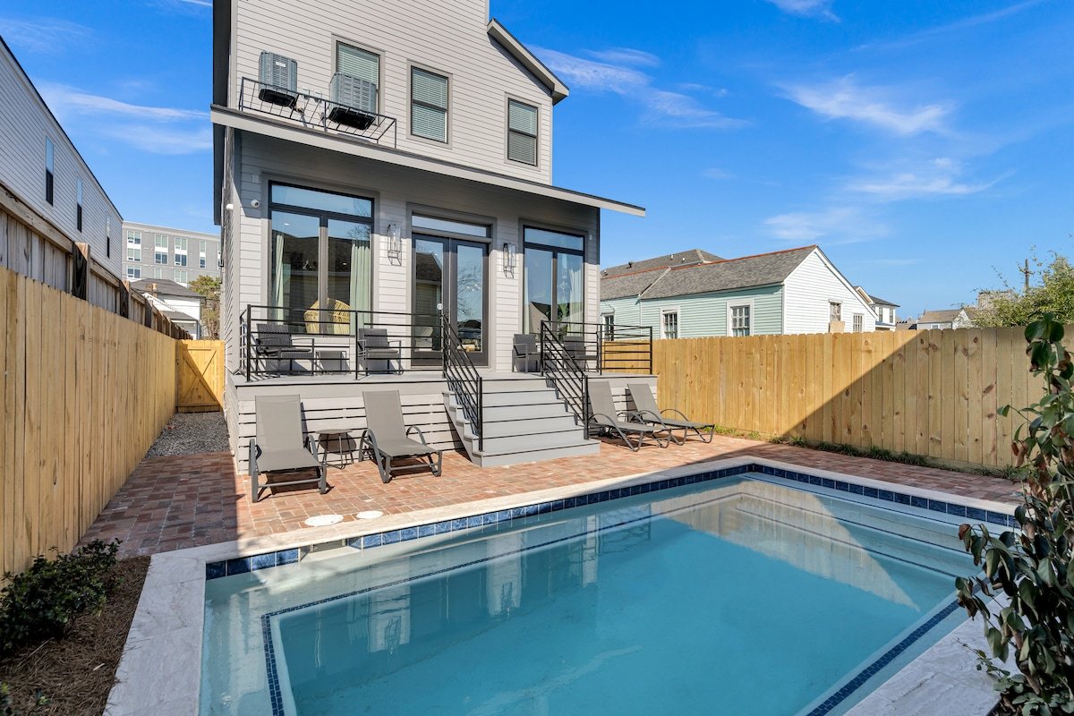 5 BR, Minutes to French Quarter & Superdome | Pool gallery image 2