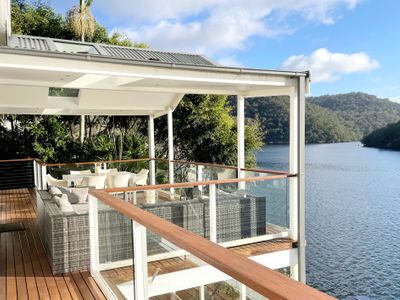 NINE at Berowra Waters, waterfront house, hot tub