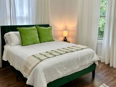 Luxury Escape~ Sleeps 10+ • Easy Access to EWR/NYC