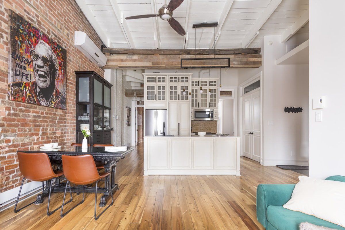 Galeria 2:Spacious 4BR/2BA Getaway•Modern/Relaxing gallery image 2