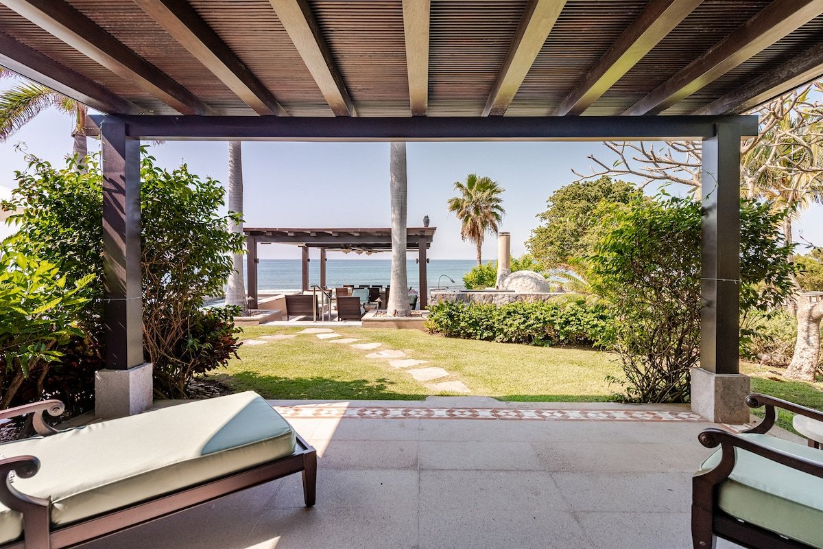 Refined Oceanfront Retreat Pool Ocean Views Staff gallery image 4