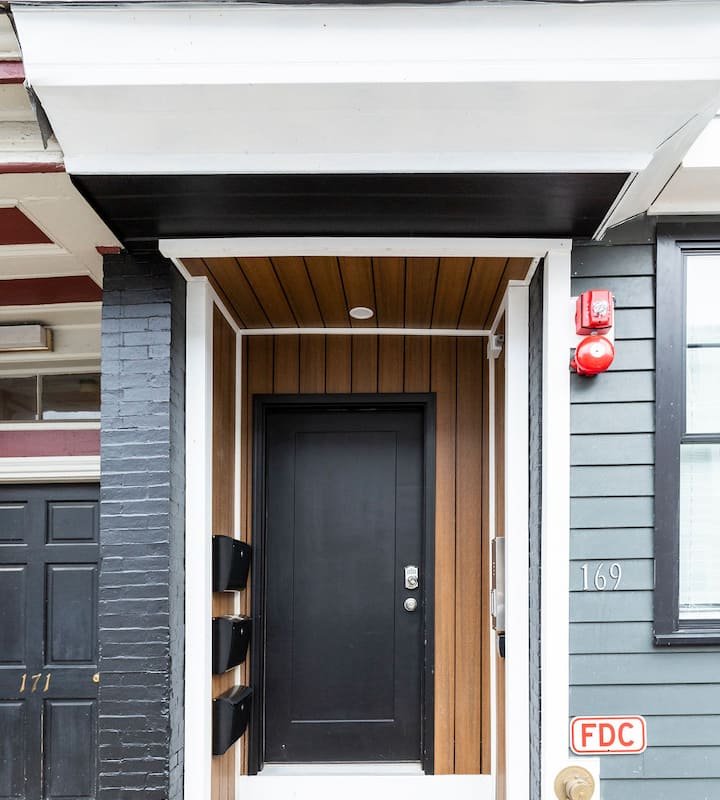 Luxe 2 level Apt nr Seaport/Convention Centre BCEC gallery image 4