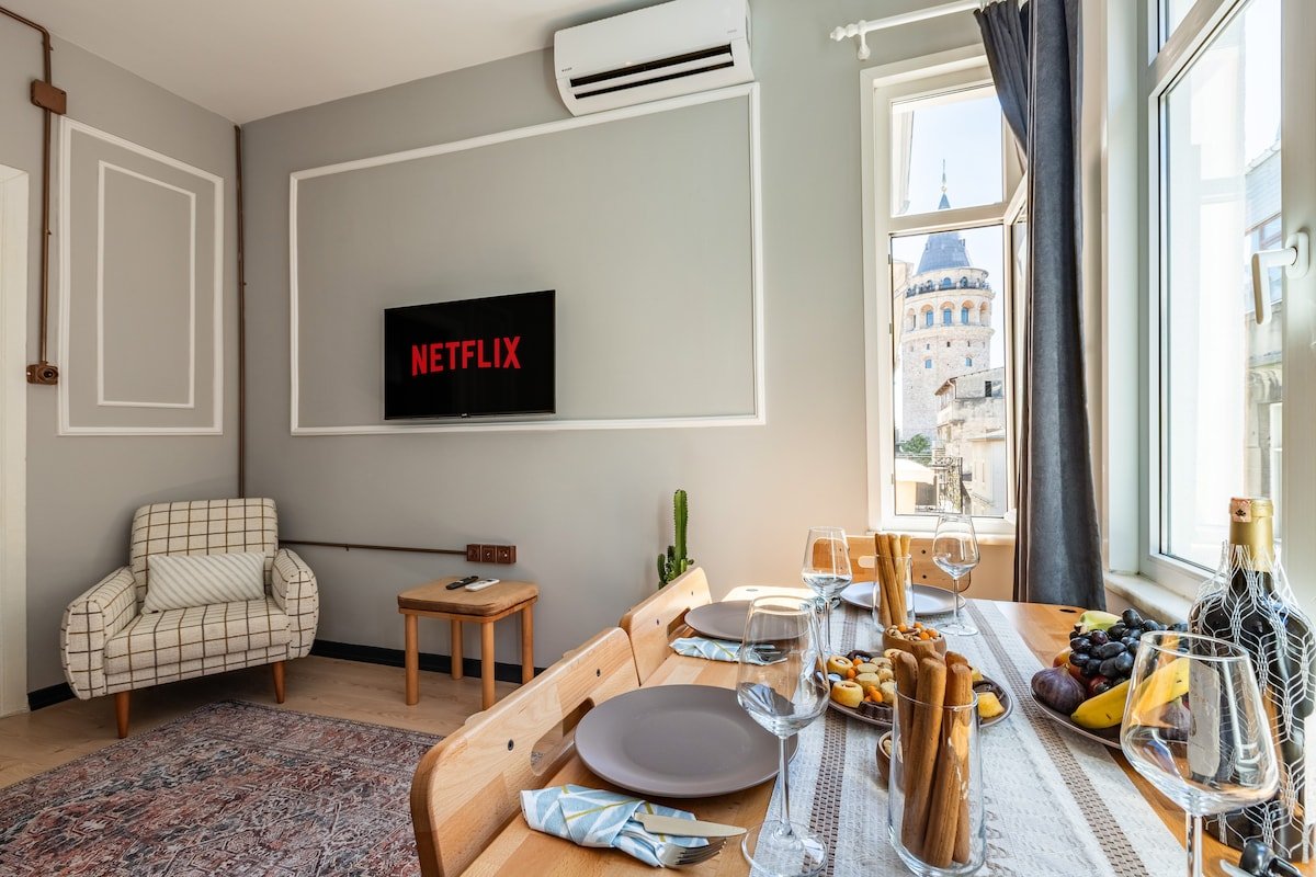 Spacious 2BR Apt w/ Stunning Views, Terrace, AC gallery image 5