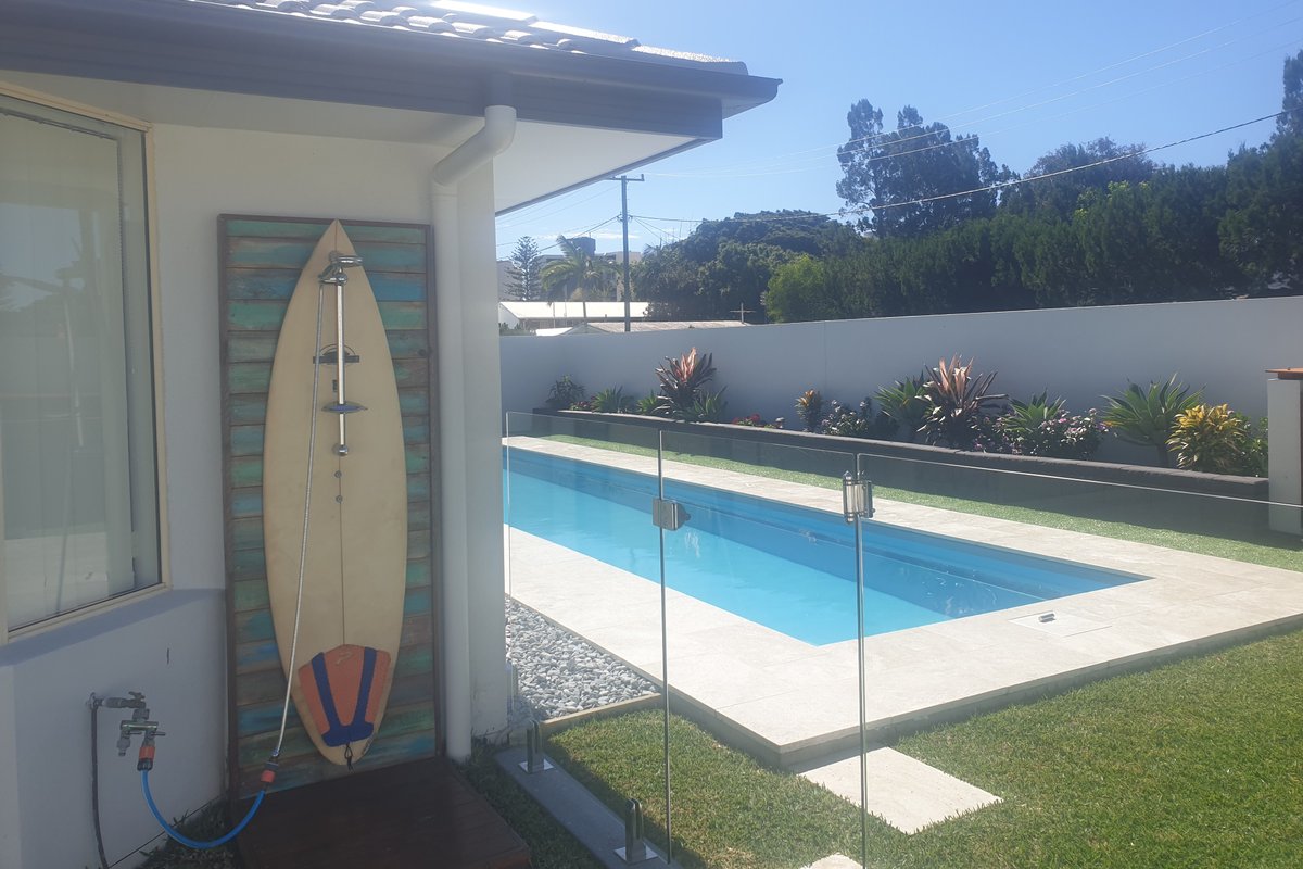 High Tide Golden Beach. Pet friendly