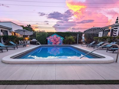 4 Apt Block for Large Groups | Sleeps 10 to 16!