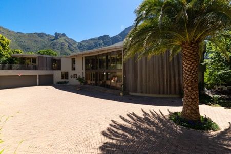 Photo 3 of Organic House accommodation in Bishopscourt, Cape Town with 6 bedrooms and 6 bathrooms