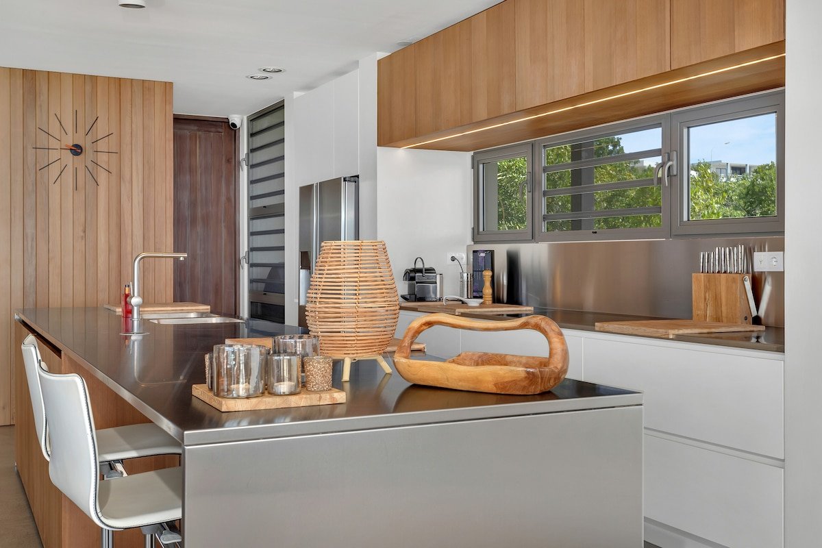 JK House Bonaire Hilltop Villa 5 bdrm + 3 pools gallery image 4