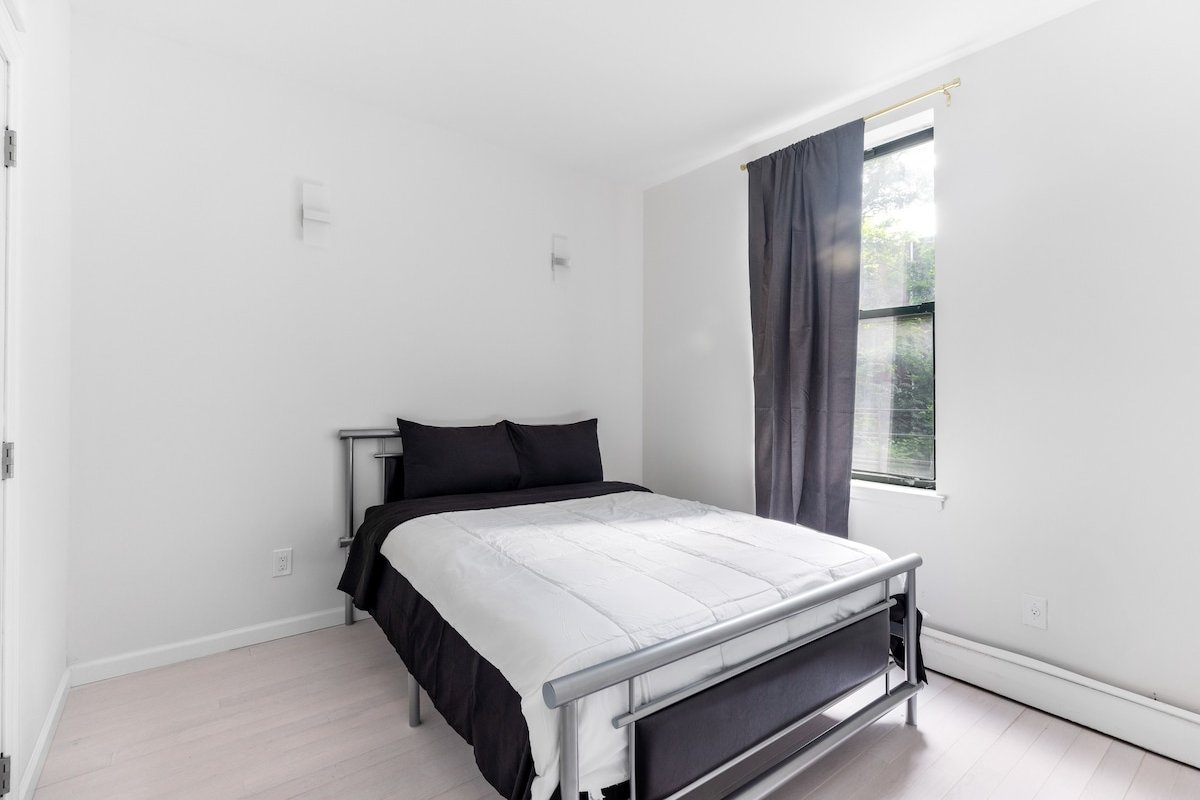 Charming Manhattan getaway! gallery image 3