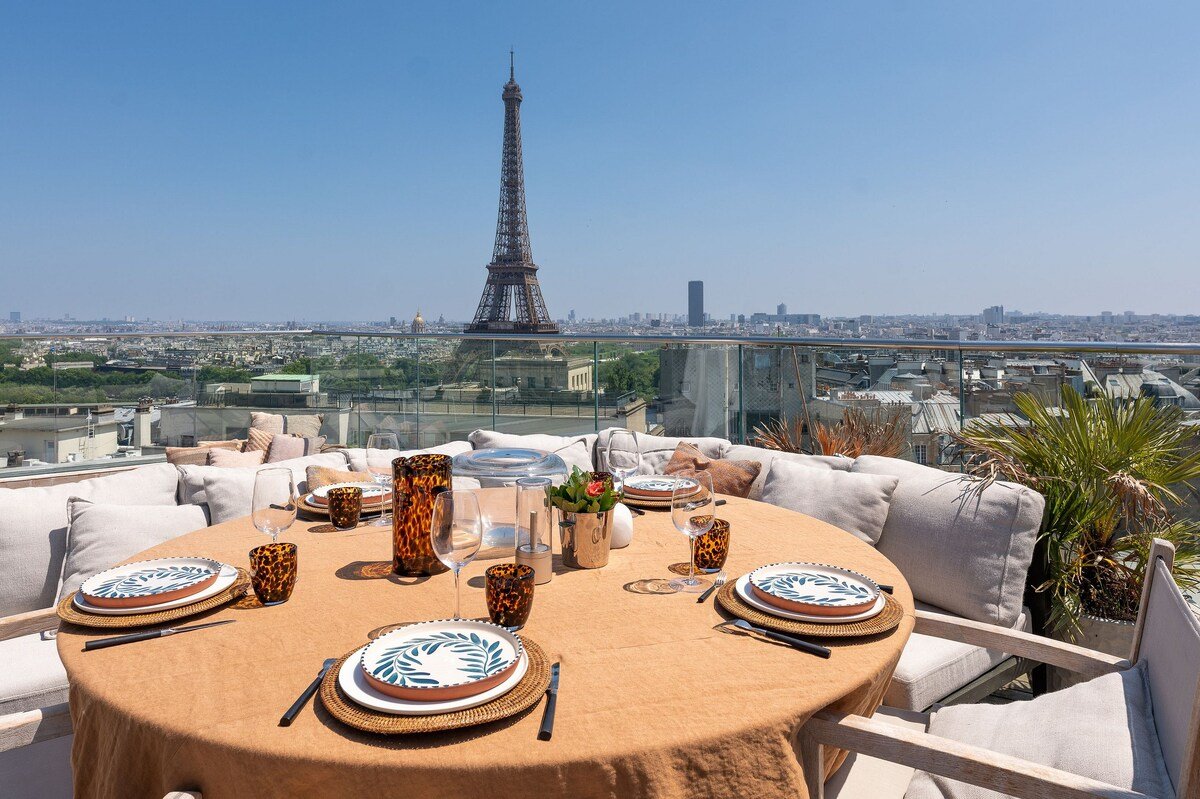 Par017 – Breathtaking penthouse in Paris