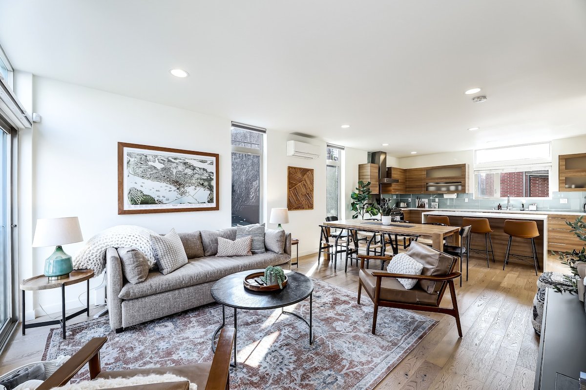 City Views, Roof Deck- Evergreen Townhome Eastlake gallery image 4