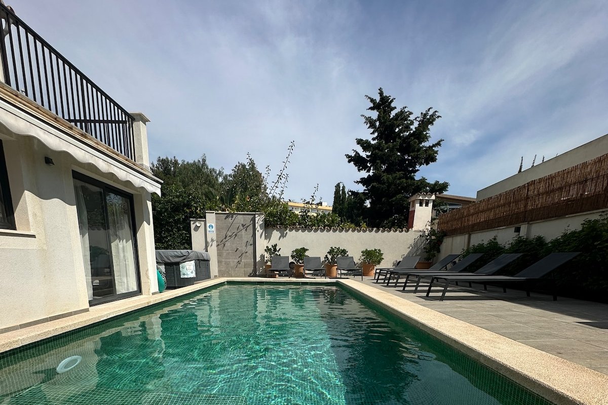 Palma, pool, near beach ,jacuzzi,no car need,golf gallery image 3