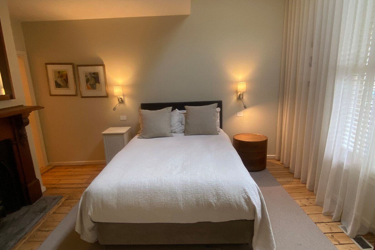 Beautiful big home in South Melbourne gallery image 3