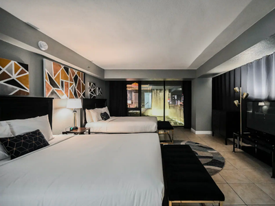 3BD PH On the Strip, Panoramic VIEWS, Sleeps 16