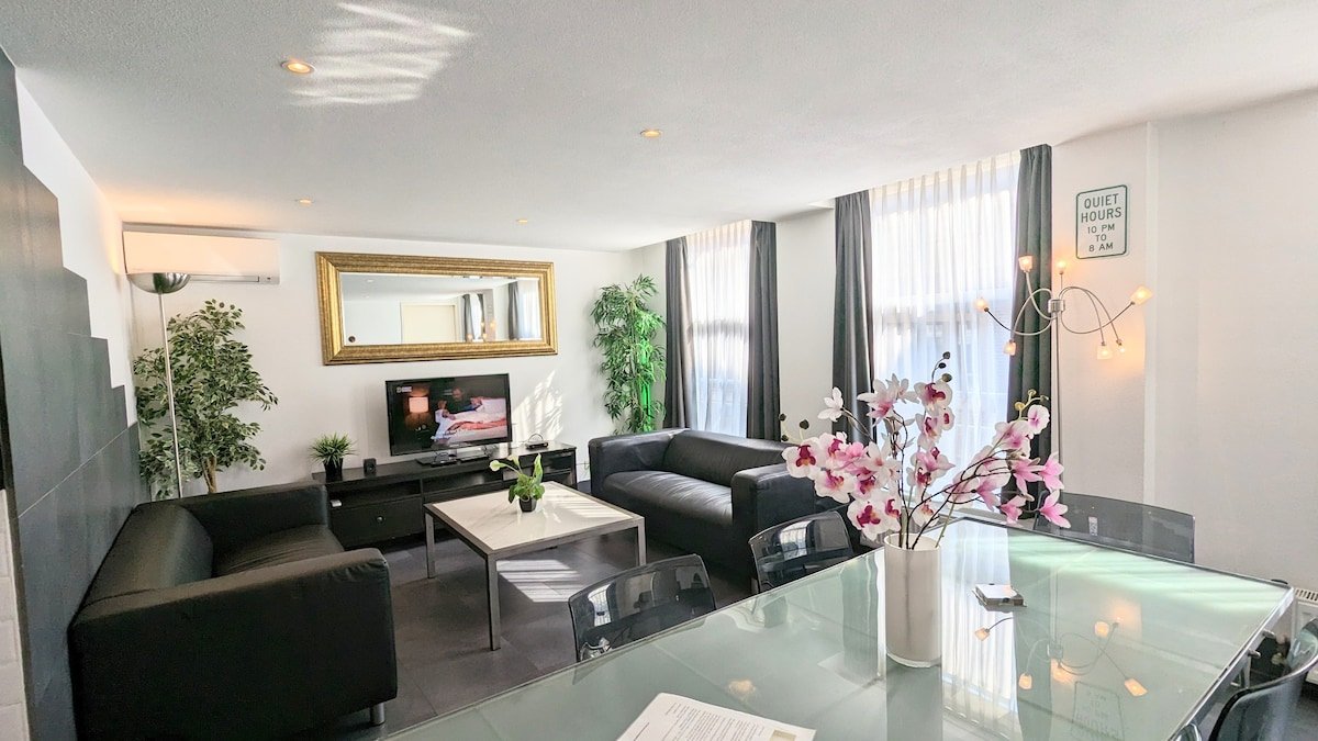 HotSpot 2 Bedroom with balcony gallery image 5