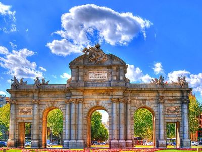 Madrid Las Ventas Apartment 4 ensuite double rooms