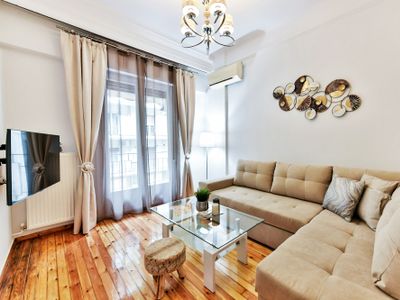 Porto Sea View Apartments – Mitropoleos 127