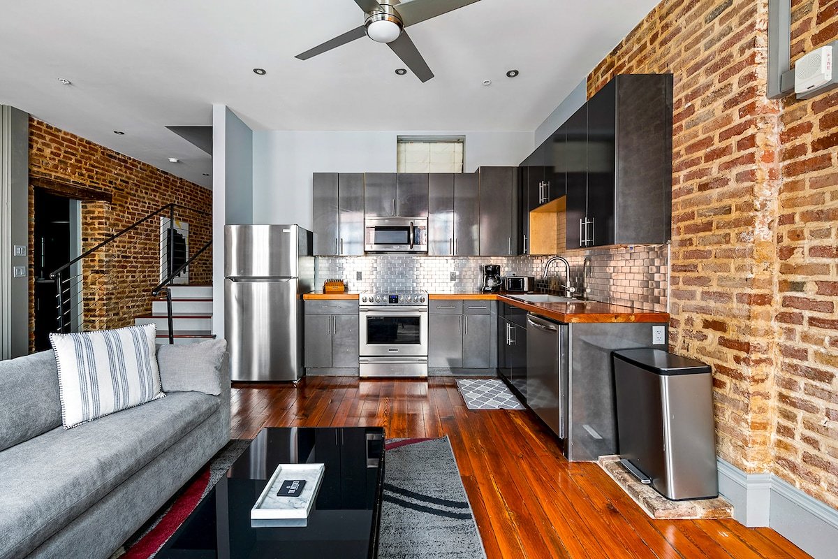 Pool, Hot Tubs, & Style Near French Qtr – 4BR/4BA gallery image 4