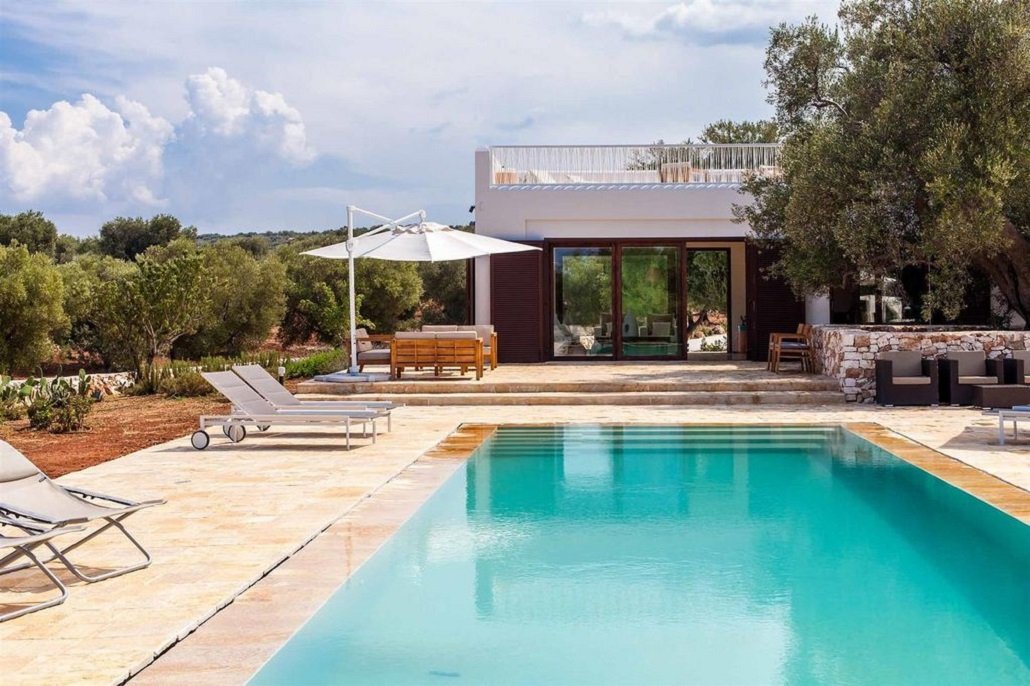 Spacious wonderful villa with pool and seaview