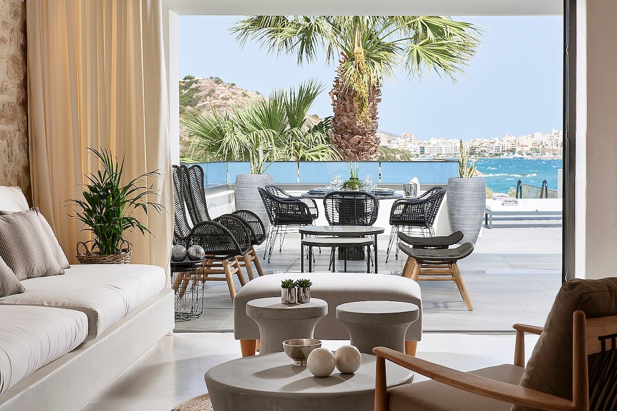 Beachfront, Daily Breakfast & Hotel-Style Comforts gallery image 3